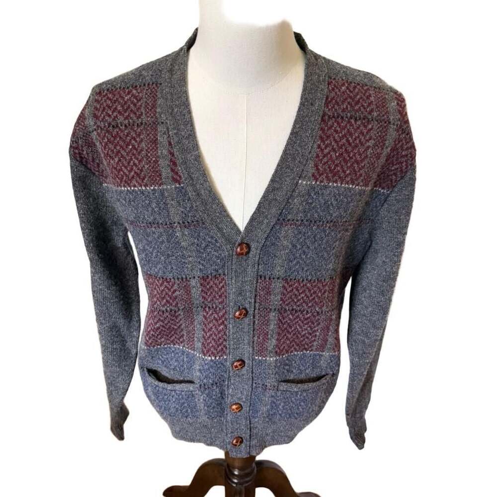 Vintage Jantzen Sweater Company Men's Patterned V-Neck Button-Up Cardigan Large